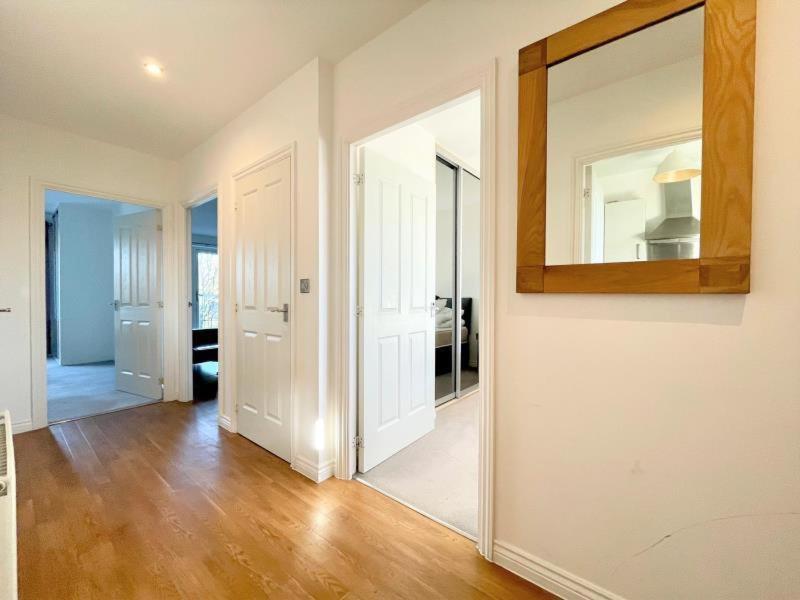 Classy Campbell Park Apartment, Balcony & Free Parking มิลตันคีนส์ ภายนอก รูปภาพ